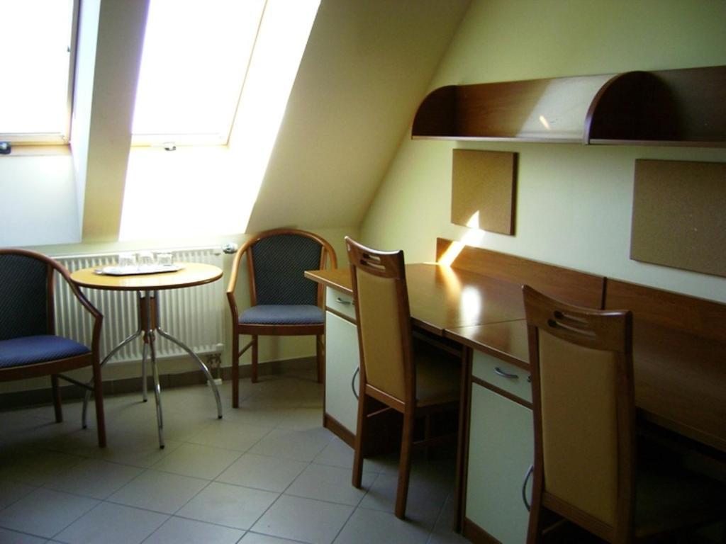 Karoly Robert Diakhotel Gyöngyös Zimmer foto