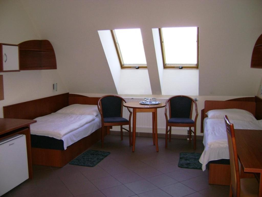 Karoly Robert Diakhotel Gyöngyös Zimmer foto